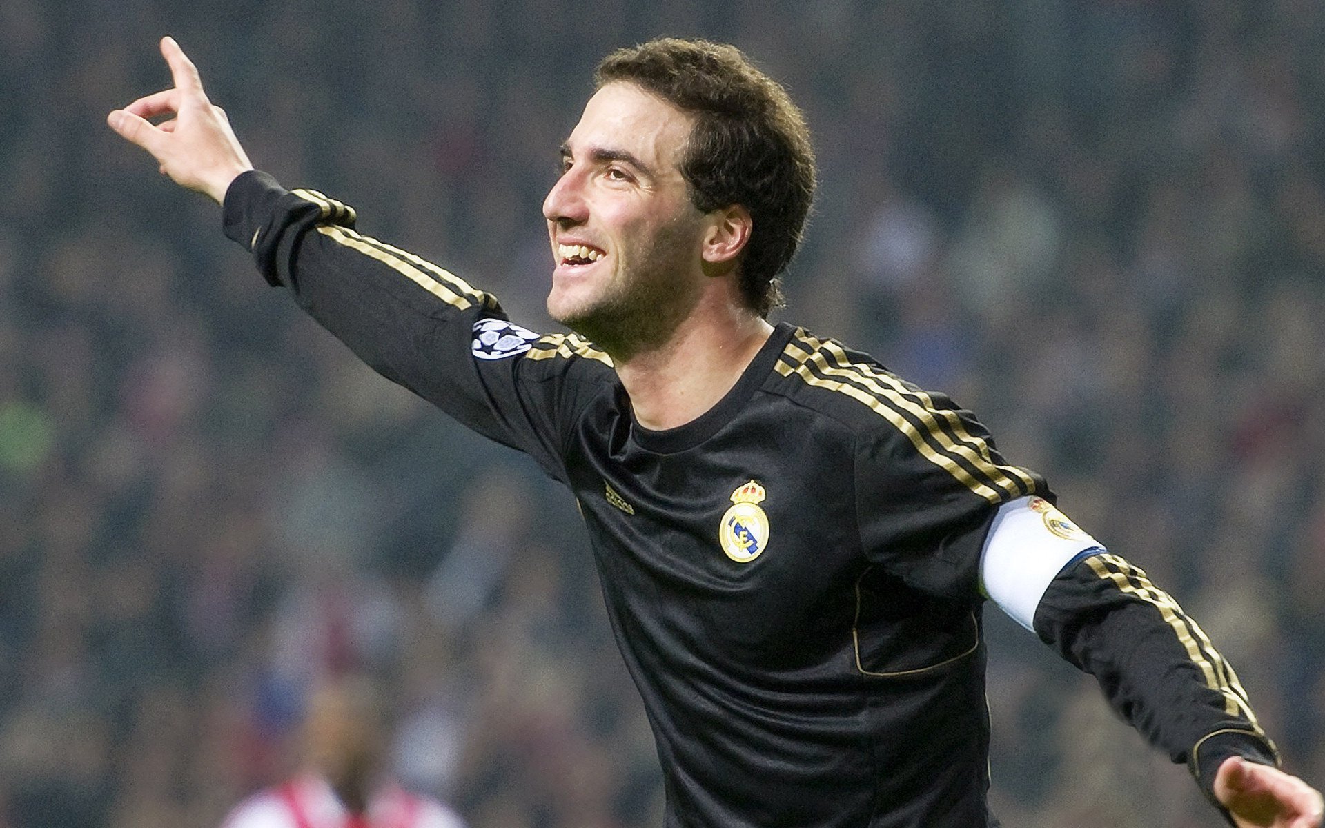 “足球文化节：全民参与，共享足球乐趣”，足球文化节内容怎么写